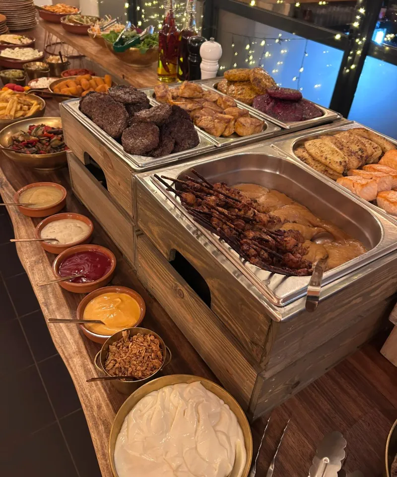 
<span>Rieten Dak Diner</span>
